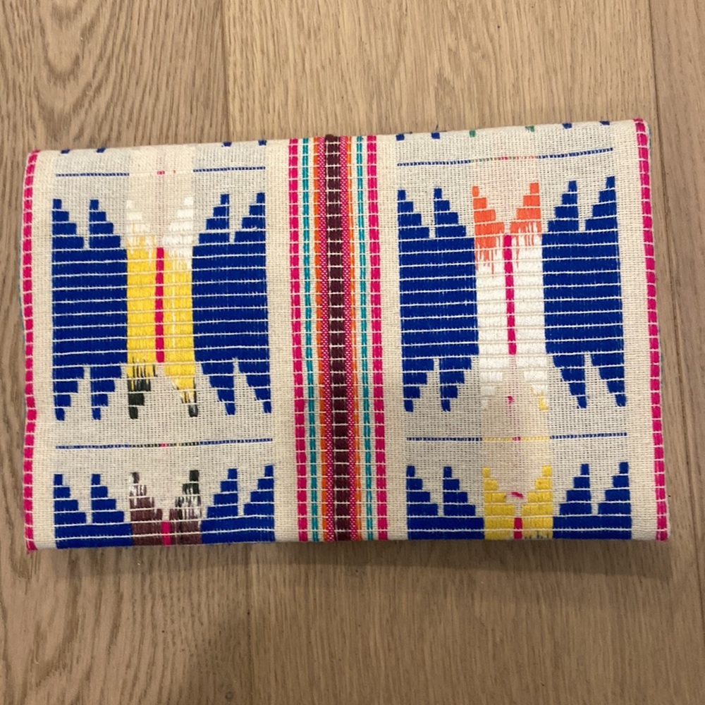 Embroidered clutch - Picture 3 of 7